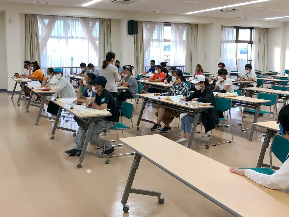 実習生対象の日本語教室での笹間さん